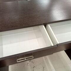 リユースのサカイ栃木店★ジモティ割あり★  食器棚 ダークブラウン W101.9×D39.7×H87.4 クリーニング済み TC11197の画像