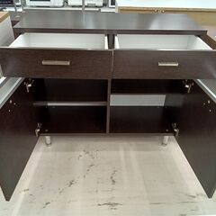 リユースのサカイ栃木店★ジモティ割あり★  食器棚 ダークブラウン W101.9×D39.7×H87.4 クリーニング済み TC11197の画像