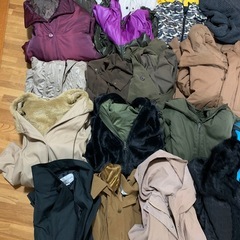 レディース用古着　大量　冬服　秋服　おまとめの画像