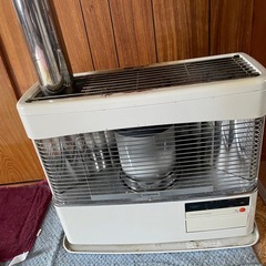 煙突式灯油ストーブ
の画像