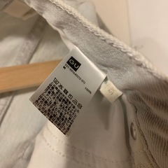GU ダメージデニムジーンズの画像