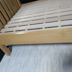 札幌市近郊の方限定！送料無料！シングルすのこベッド コンセント、照明付きの画像