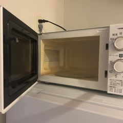 電子レンジ（ツインバード　2024年製）の画像