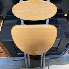 折りたたみ椅子の画像