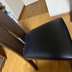 ダイニングテーブル
の画像