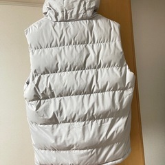 メンズダウンベストの画像