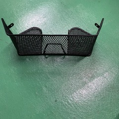 スーパーカブ、レッグシールドにつけるカゴ、物入れの画像