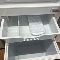 「安心の6ヶ月保証付。【Hisense 2ドア冷蔵庫 HR-D1304 2022年製 153L クリーニング済み】取りに来れる方限定。」の画像