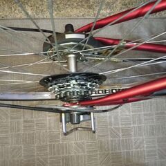 自転車店から出品です。　　5年使用の赤い自転車の画像