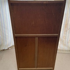 引出し付き棚の画像