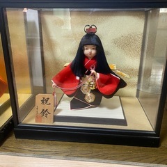 ガラス入り雛人形の画像