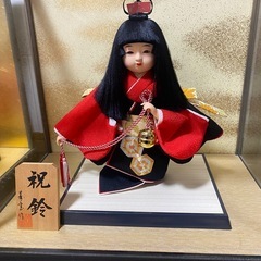 ガラス入り雛人形の画像