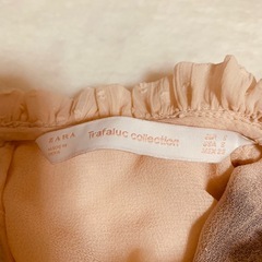 【着用回数少】ZARA ピンクベージュのブラウスの画像