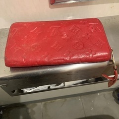 VUITTON財布の画像