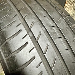 185/65R15 中古タイヤ2本とバルブ付きの画像