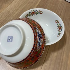 模様が素敵なラーメン皿二個セットの画像