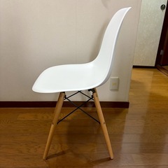 イームズリプロダクトちぇあチェアの画像