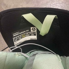 BURTON の画像