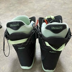 BURTON の画像