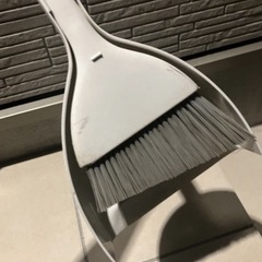 【募集中】mana ほうき　ちりとり　汚れや使用感ありの画像