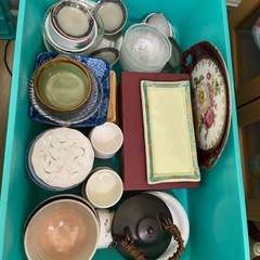 食器　無料引取　プラケースの画像