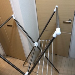 折りたたみ洗濯物干しの画像