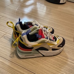 NIKE エアマックス　フュリオサ の画像