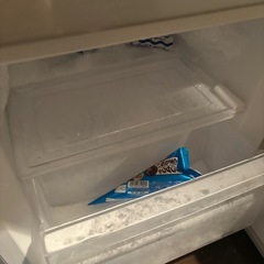 【マクスゼン冷蔵庫】コンパクトながらも大容量。取り出しやすいボトムタイプの冷凍室。  の画像