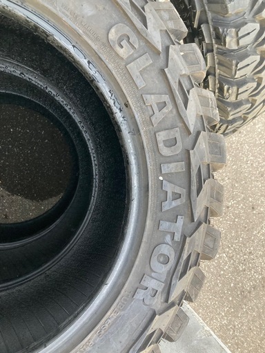 タイヤ4本セット　GLADIATOR X COMP M/T 35×12.50R20