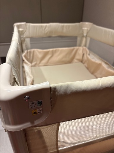 アップリカ　ココネルエアー　ベビーベッド