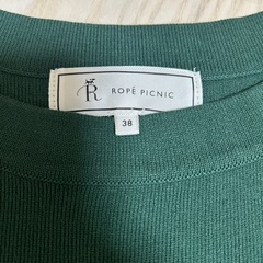 ロペピクニックのニットワンピースの画像