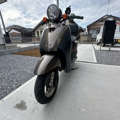 ホンダ バイク ブラウン リアボックス付きの画像