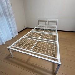 ニトリ　シングルベッドフレーム+ナフコ　シングルマットレスの画像
