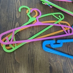 子供用ハンガー　まとめて13本の画像
