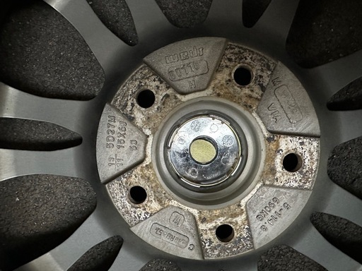 2024年製YOKOHAMA ice GUARD IG70 スタッドレス タイヤホイールセット　195/65R15