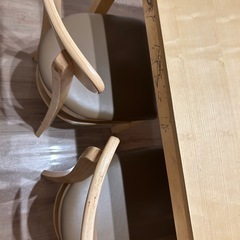 木製 ダイニングテーブル 椅子 2脚付き ベンチ付の画像