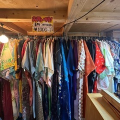 着物詰め放題1000円の画像