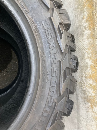 タイヤ4本セット　GLADIATOR X COMP M/T 35×12.50R20