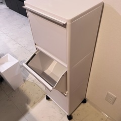 去年購入 美品 縦型3段 ゴミ箱の画像