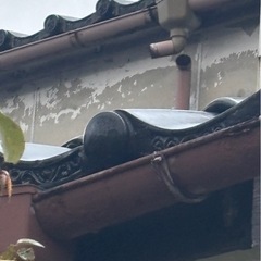 外れてる雨樋をはめて欲しい