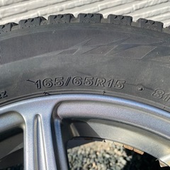 スタッドレスタイヤ　ホイール付き
の画像