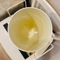 フラワーベース　花瓶　ブリキの画像