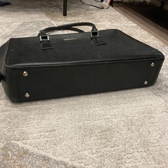 高級Burberry🔴レザーバッグ👜内側チェックデザインの画像