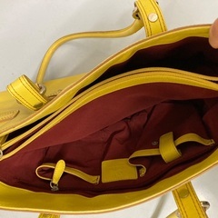 高級COLE HAAN🔴レザーバッグ👜の画像