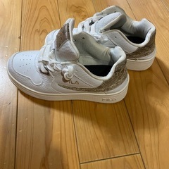 23.5㎝　FILA ヘビ柄　スニーカー　美品の画像