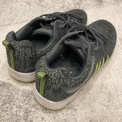 ブランドスニーカー26.5センチの画像