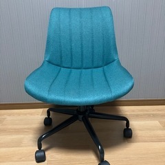 青椅子の画像