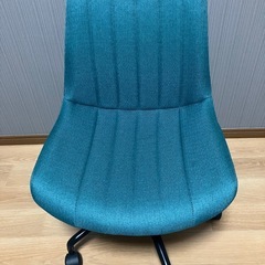 青椅子の画像