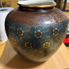 九谷昭栄作　青粒金彩花唐草文様 壺/花瓶の画像