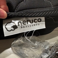 ダブルベッドのマットレスの画像